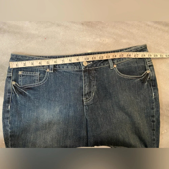 Canyon River Blues Split Hem Straight Leg Capri Denim White Trim Jeans Size 16 P - Picture 3 of 10